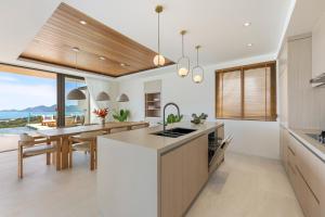 Villa Aroka 4 Bed Sea View - KBR41