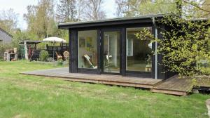 Summer House Charm Near Hårbølle Havn - 3hvězdičkové hotely ve městě Askeby