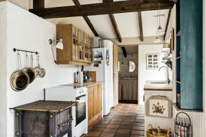 Architect-Designed Summerhouse Close To Korevlerne