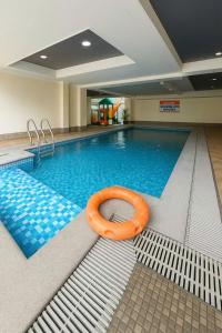 Close by the airports and tourist attractions