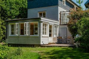 Cozy Forest Cottage Near Klingen Trail