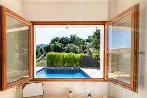Maisons de vacances Historic Provencal Farmhouse With Pool In Provence : photos des chambres