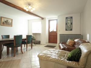 Maisons de vacances Gites chaleureux pres de Luxeuil, jardin commun - FR-1-583-472 : photos des chambres