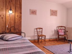 Maisons de vacances Gites chaleureux pres de Luxeuil, jardin commun - FR-1-583-472 : photos des chambres