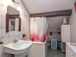 Maisons de vacances Gites chaleureux pres de Luxeuil, jardin commun - FR-1-583-472 : photos des chambres