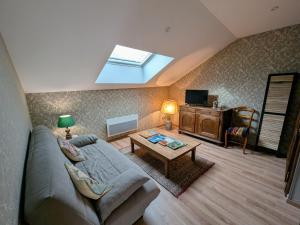 Maisons de vacances Gite de charme dans la vallee de l-Ognon avec spa - FR-1-583-489 : photos des chambres