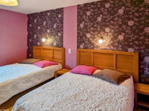 Maisons de vacances Gite de charme a Saint-Bresson, proche activites nature - FR-1-583-476 : photos des chambres