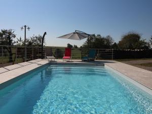 Maisons de vacances Charmante maison bois avec piscine et animaux admis - FR-1-583-475 : photos des chambres