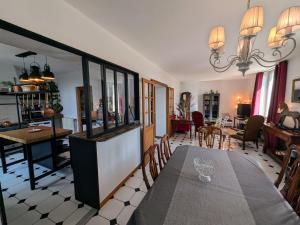 Maisons de vacances Gite spacieux et lumineux a Chargey-les-Gray - FR-1-583-486 : photos des chambres