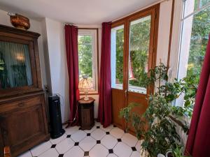 Maisons de vacances Gite spacieux et lumineux a Chargey-les-Gray - FR-1-583-486 : photos des chambres