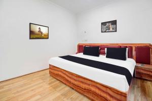 Collection O Srinagar Jhelum Riverside