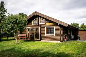 Finnish-Inspired Log Cabin Near Beach - 3hvězdičkové hotely ve městě Slagelse