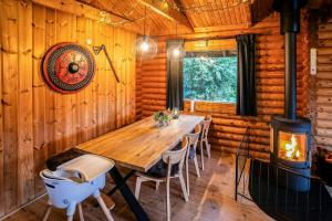 Finnish-Inspired Log Cabin Near Beach