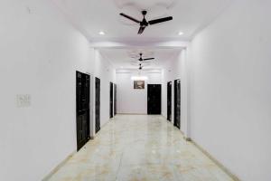 Collection O Lucknow Samudayik Community Center