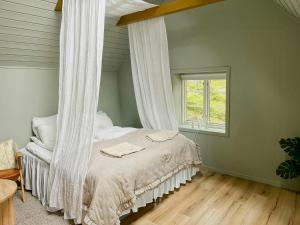 Cabin With Private Beach At Ingarö