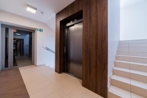 Wilczak 20B Stylish Apartment by BookingHost