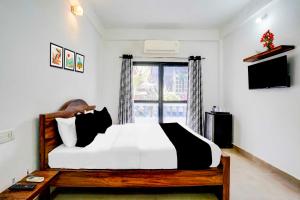 Collection O North Candolim Beach