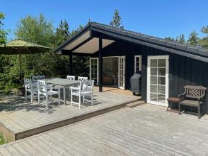 Relaxed Summer House By The North Sea