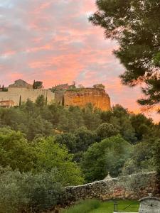 Maisons de vacances Bohemian House Overlooking Roussillon : photos des chambres