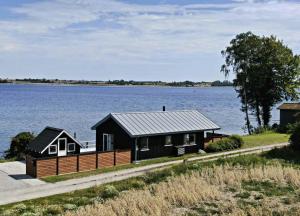 Secluded House With View Over Kertinge Nor