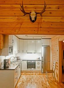 Mountain-Close Cabin With Panoramic View