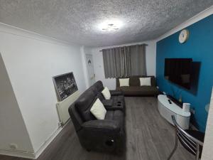 3 Bedroom Flat - Colchester- Train Station - Close to Town