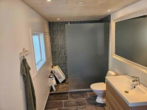 Cozy Cottage With Wilderness Bath