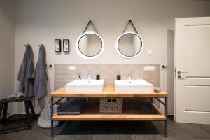 Getaway In East Frisia Elegant Lakeside Apartment