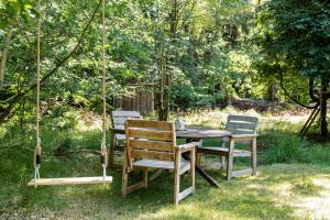 60S Log House With Woodland Cabin Vibe