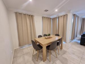 Casey Green Estate 3 bedrooms Narre Warren home