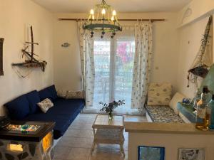 Pefkoxori Maisonette 250m from the sea with garden and parking