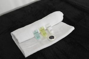 Five Bed House by Brookland Stays Serviced Accommodation Short Lets Coventry with Free WiFi