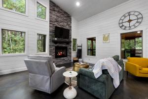 Whispering Retreat Sleeps 4 - 4hvězdičkové hotely ve městě Broken Bow