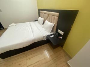 Hotel Fuchsia Stay
