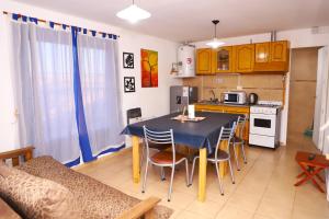 Cabaña con pileta y gran parque en Mendoza AZUL