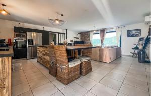 Stunning Home In St-Florent-Sur-Auzonne