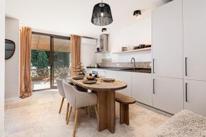 Banda del Mar Suites by Solaga Holiday Homes