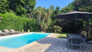 Villas VILLA de charme avec piscine et jardin en bord de mer : photos des chambres
