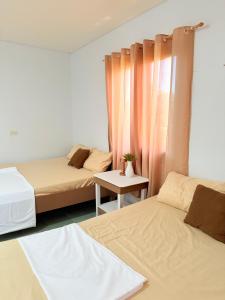 Manalos Lodge and Restaurant