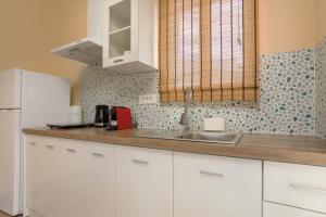 Ammos Comfort Apartments, 400m from Kalamaki Beach, by ZanteWize