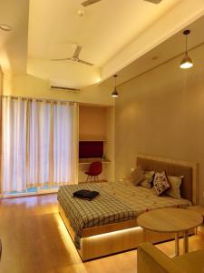 Gaur City Mall Homestay