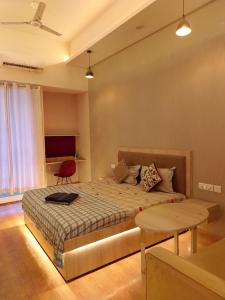 Gaur City Mall Homestay