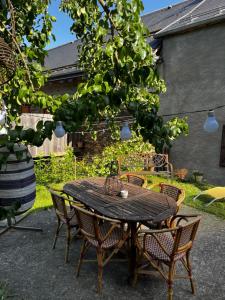 Maisons de vacances Maison de village avec vue sur les montagnes et jardin privatif : photos des chambres