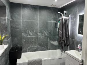 Cosy home 9 Rockmount street falls road