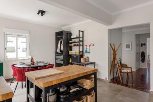 Bright Coastal Retreat in Costa da Caparica