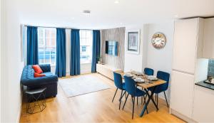 Elegant Windsor Flat - Short Walk to Windsor Castle, River Thames & Train Station