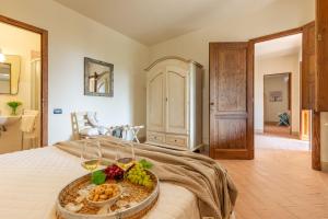 CASALE TEATRO 10, Emma Villas