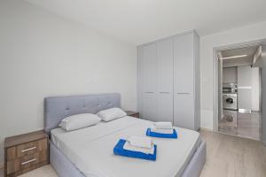 Latitudes 1 Bedroom Apartment