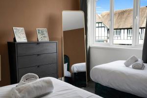 Spacious & Stylish - Free Parking - Fast Wifi