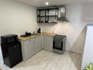 NEW MARI - Cozy Studio Apartment with parking